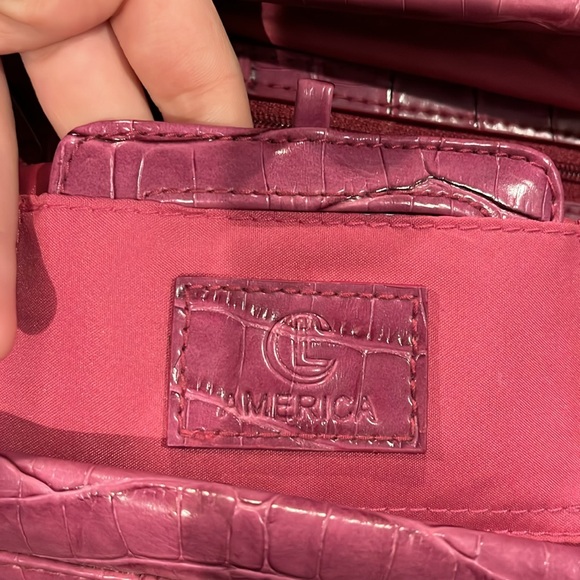 Magenta crocodile purse (faux) - Picture 7 of 10